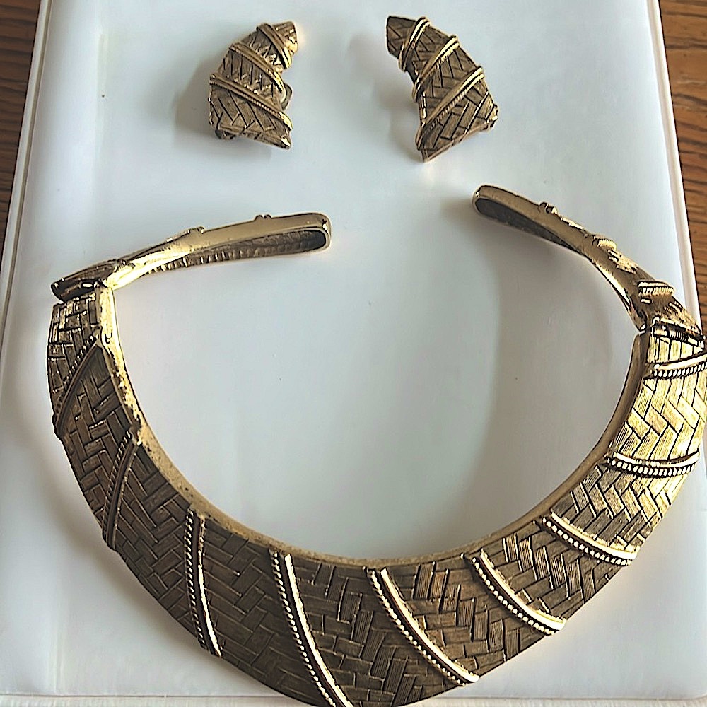 💃🏻RareSignedAlexis Kirk FabulousCollar& EarringsSetCoutureDesigner.MatteGoldTone